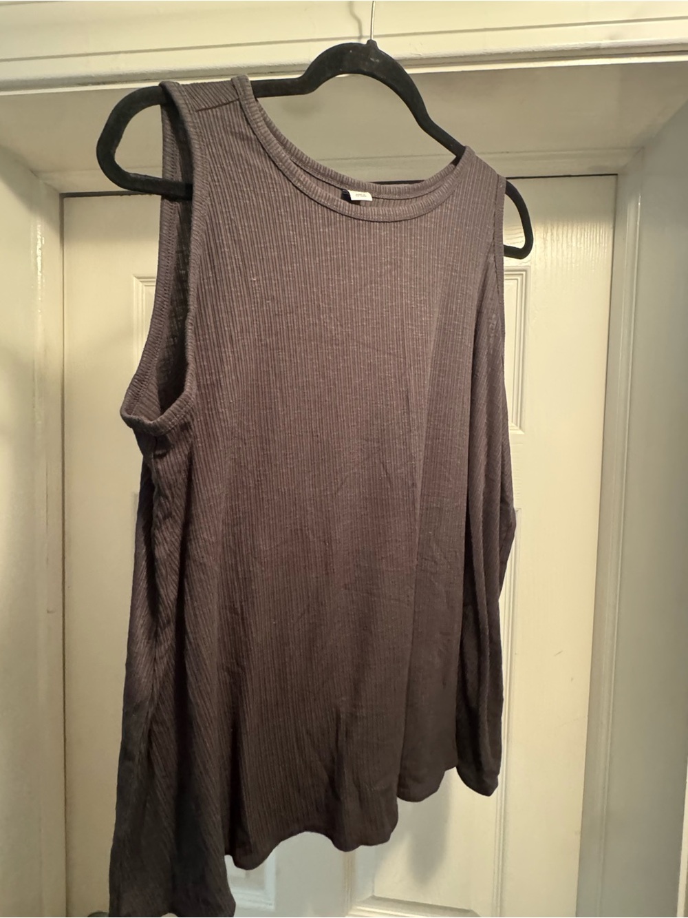 Old Navy Women's Ribbed Cold-Shoulder Tank Top - Charcoal Gray